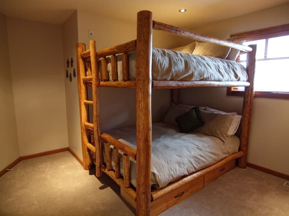 Mountain Town Properties Grey Wolf 5