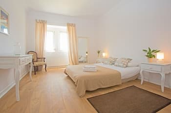 Amar Hostel, Suites & Surf Camp