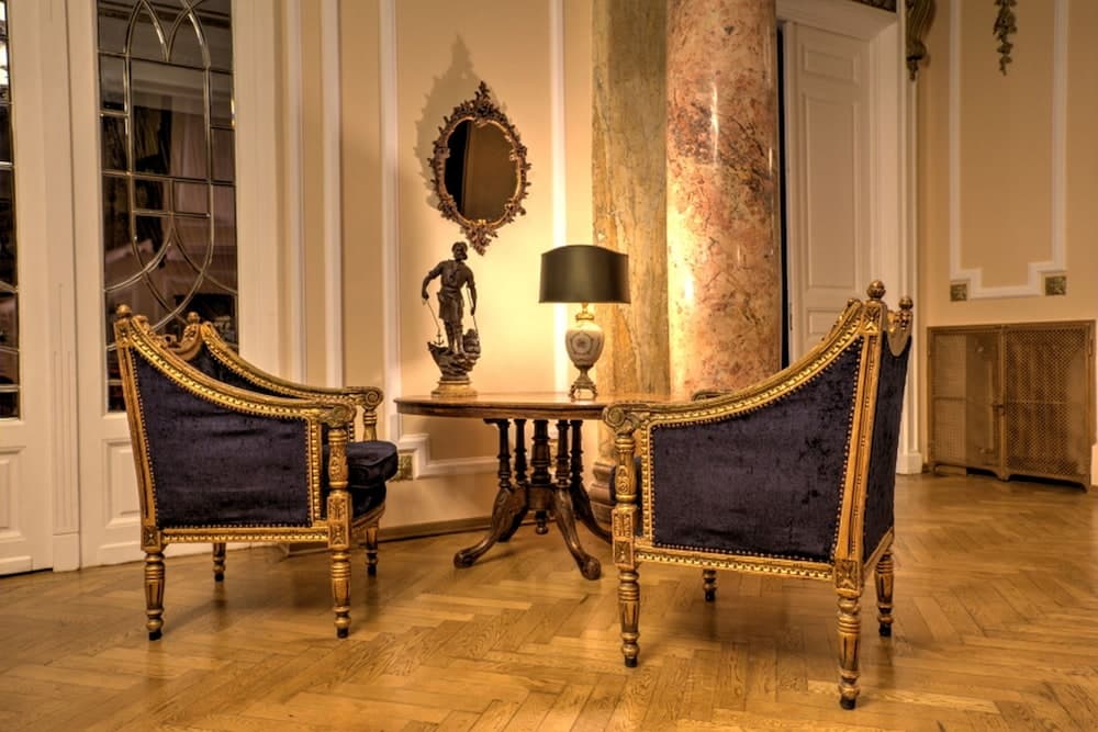 Grand Boutique Hotel