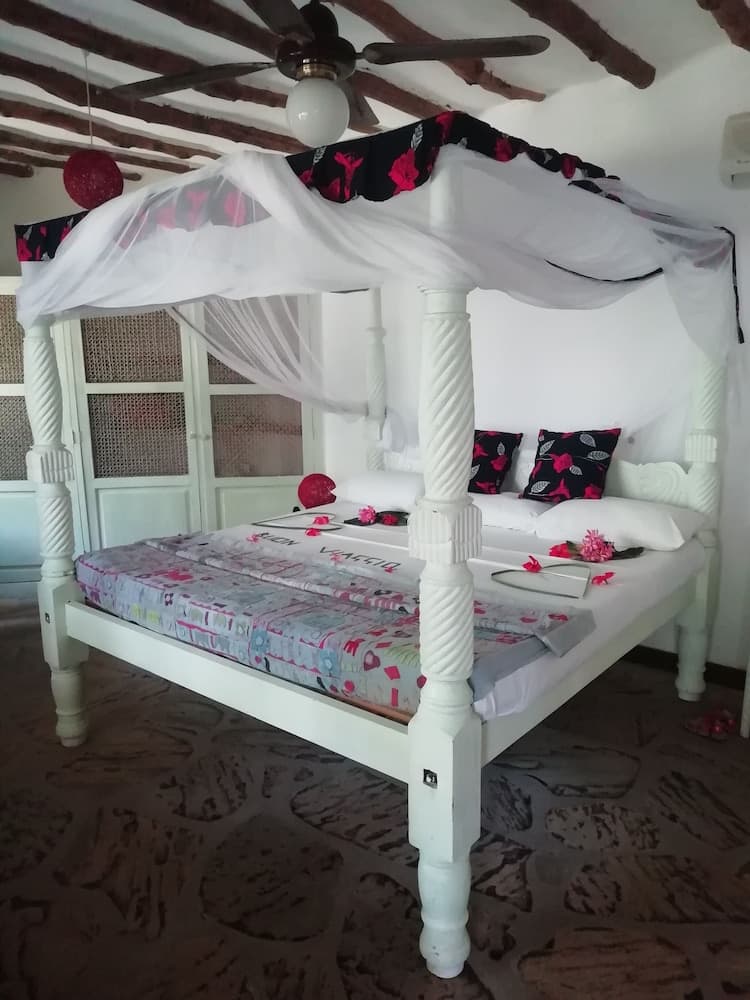 Aquarius Club International Resort