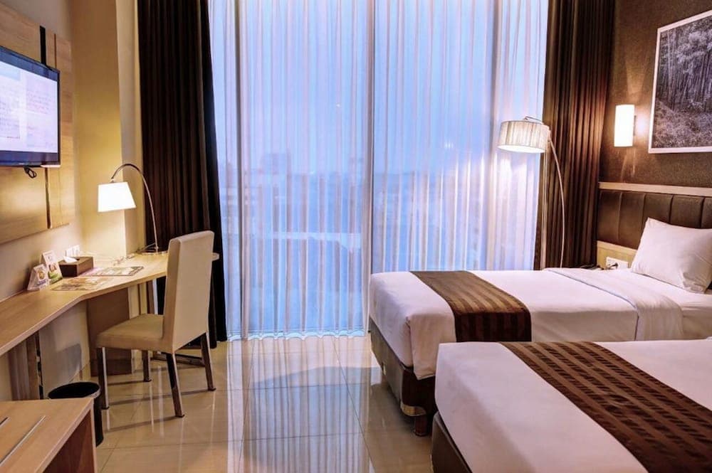 Pasar Baru Square Hotel