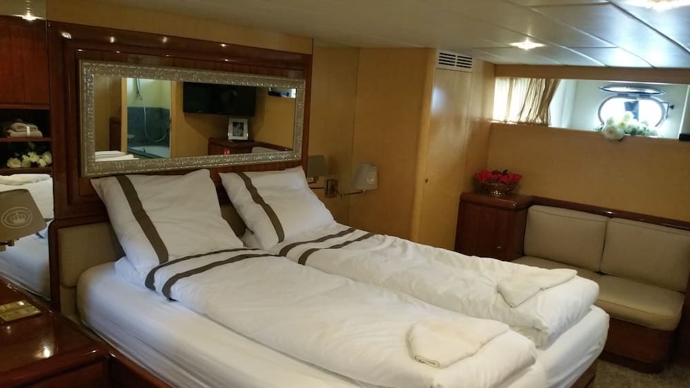 Christina Onassis Yachthotel