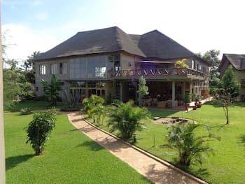 Weru Weru River Lodge
