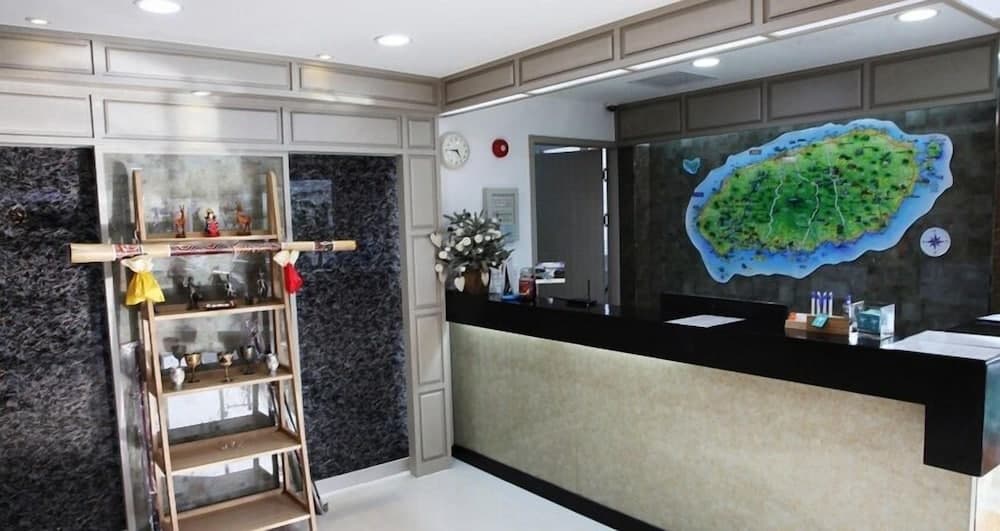 Jeju R Hotel & Guest House - Hostel