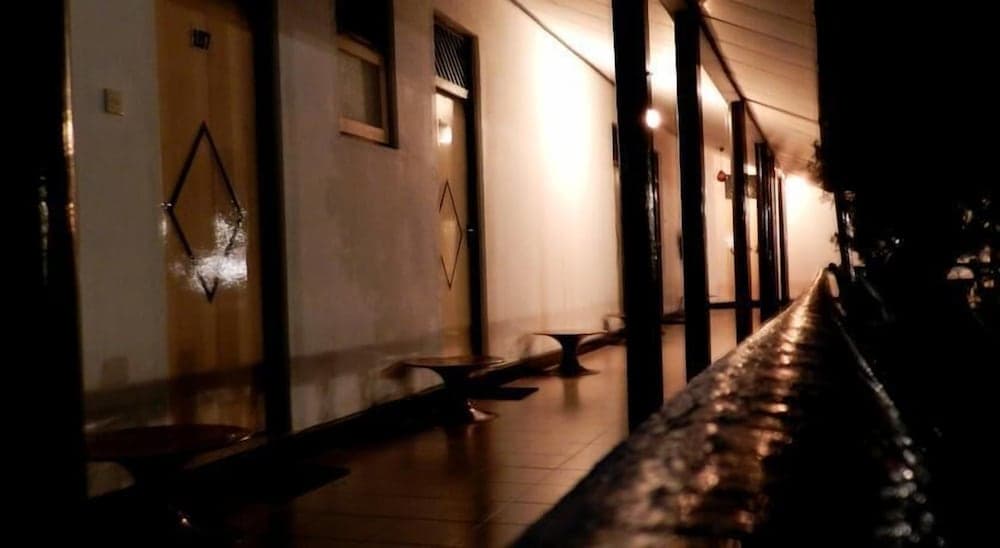 Jayasinghe Holiday Resort