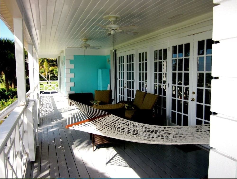 The Blue Inn Villa, 3 Bedroom Vacation Home