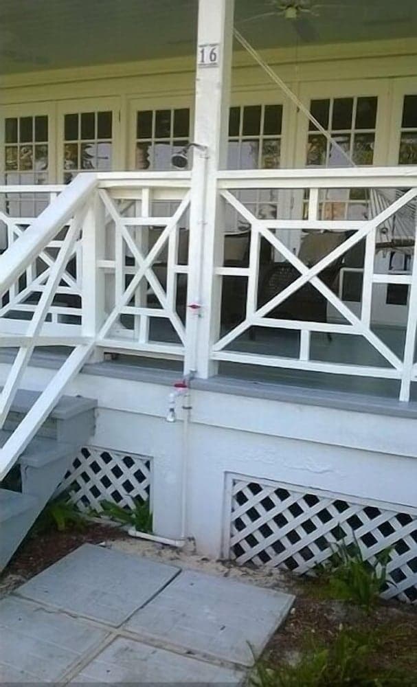 The Blue Inn Villa, 3 Bedroom Vacation Home