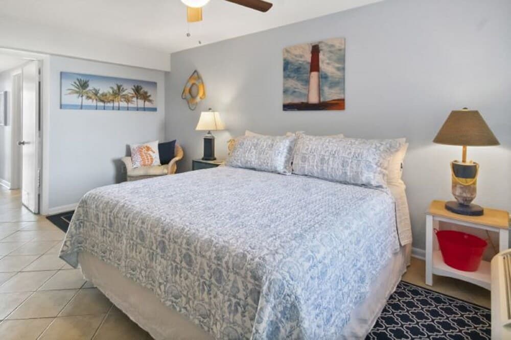 Palms Resort by Elliott Beach Rentals