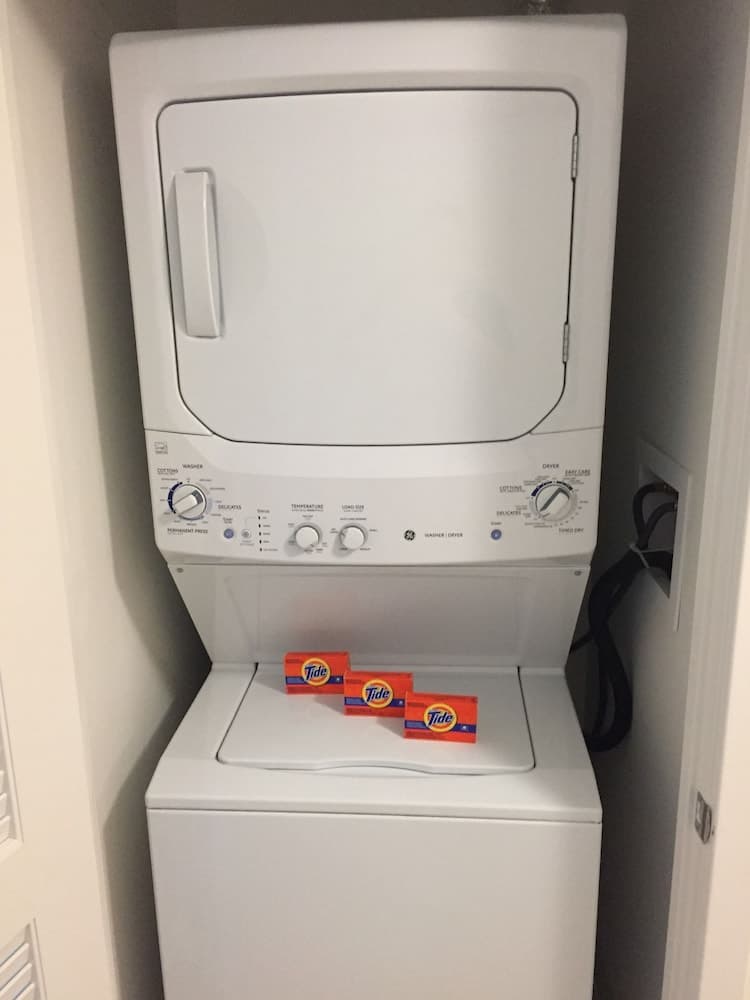 Madison at Ballston by Exec Apartments