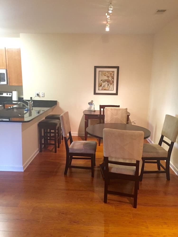 Madison at Ballston by Exec Apartments