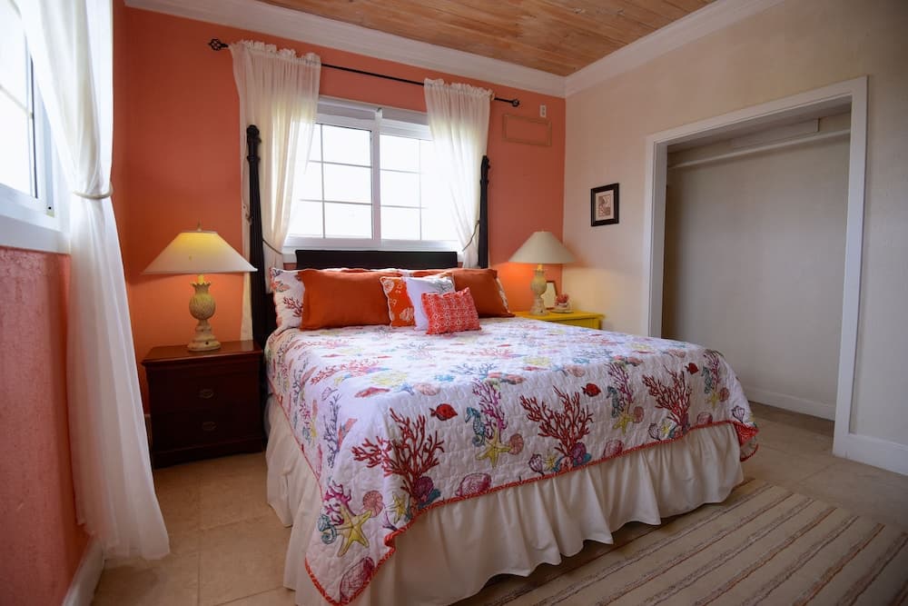 Rollezz Villas Beach Resort