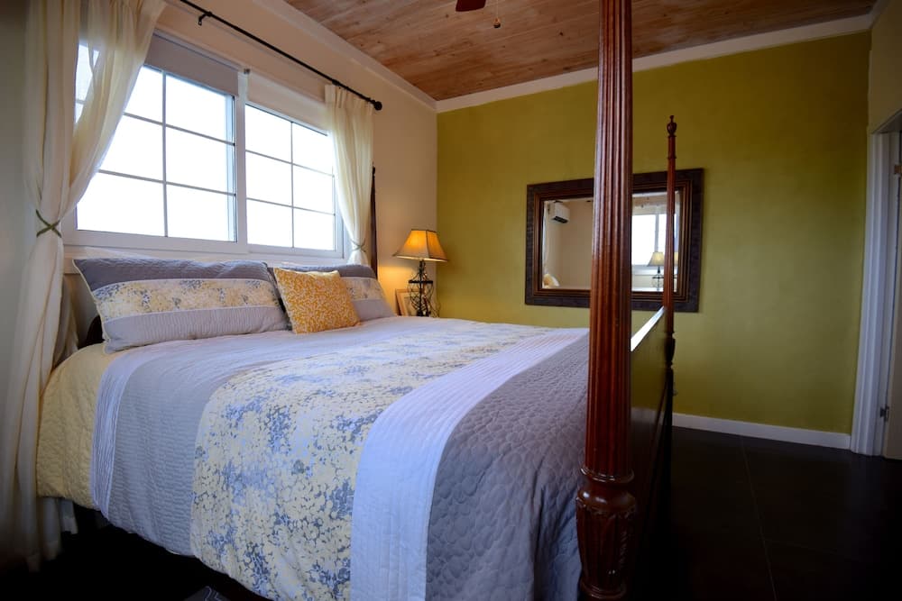 Rollezz Villas Beach Resort