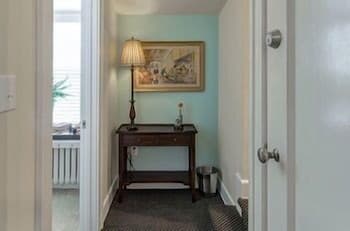 Knob Hill Bed & Breakfast