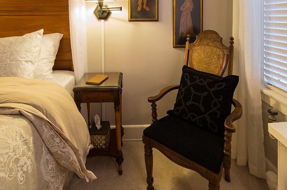 Knob Hill Bed & Breakfast