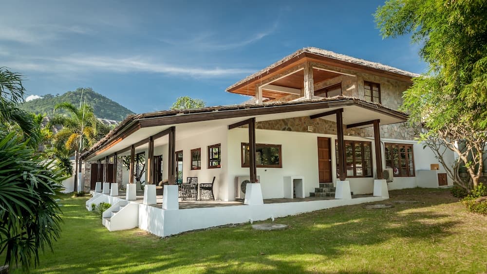 The State House by Beach Republic