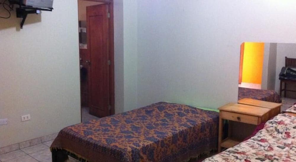 Hotel & Restobar Karaoke Garchetti