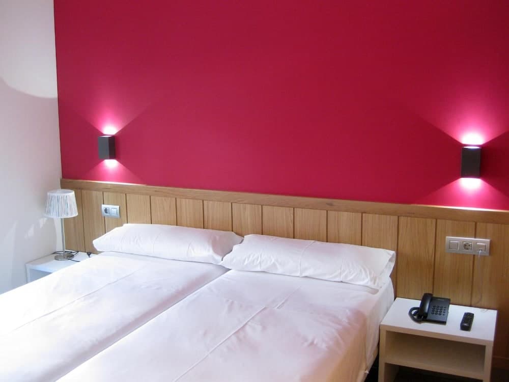 The Book Factory Hostel by gaiarooms