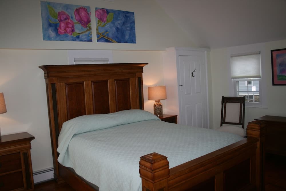 Shea's Riverside Inn & Motel