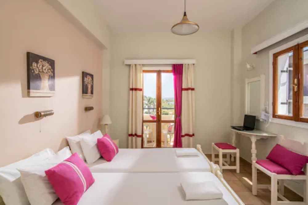 Semiramis Apartments by Estia