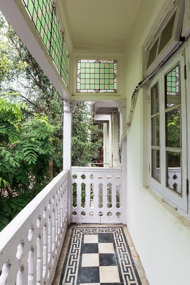 Bentleys Hotel Colaba