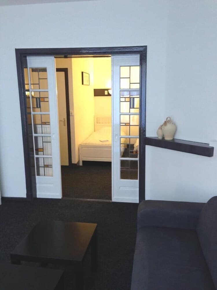 Hotel-O-Theek de Zwaan / Budgethotel