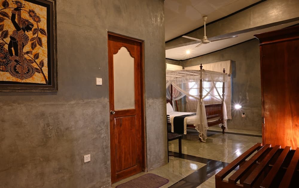 Guruge King's Island Resort