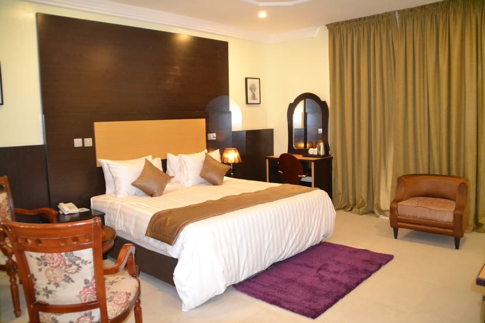 Warri Wetland Hotel