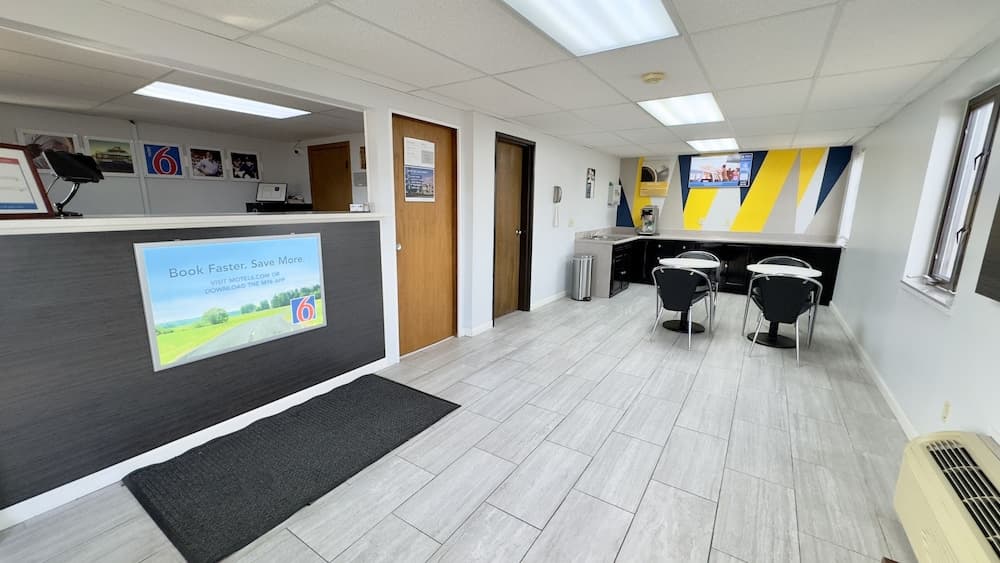 Motel 6 Dyersburg, TN