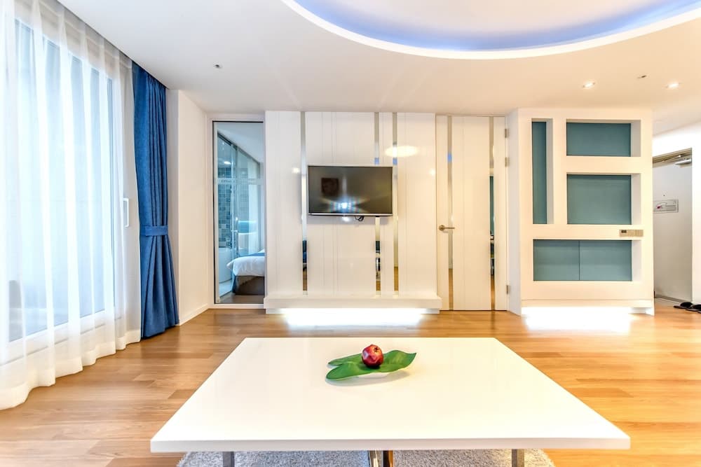 Aimi Jeju Beach Hotel Hamdeok W