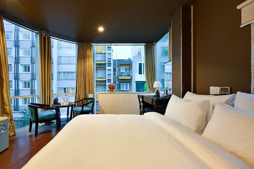 The Noble Swan Hotel New World