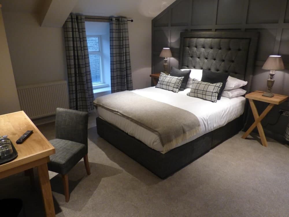 The Fenwick Steak & Seafood Pub