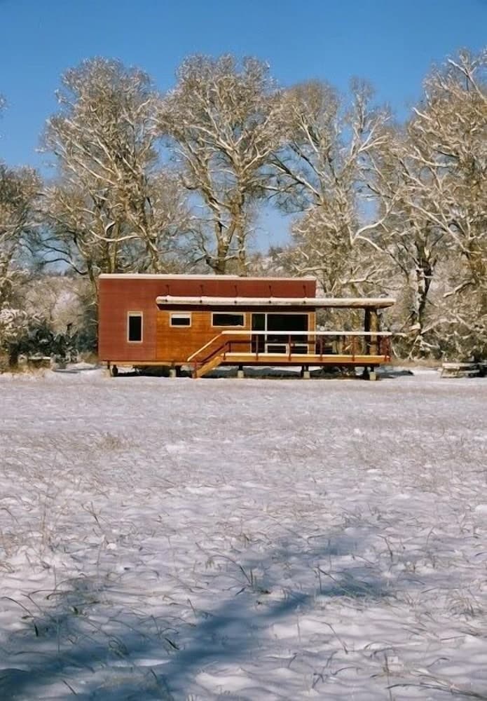 Yellowstone River Lodge
