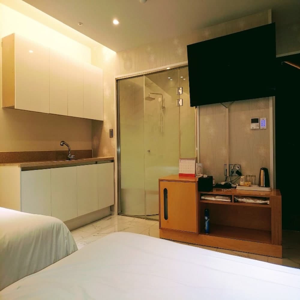 Gukje Business Hotel