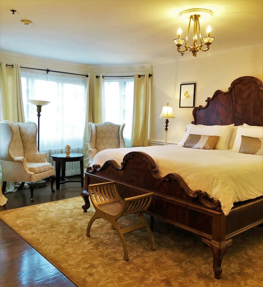 Ivy Manor Inn Village Center