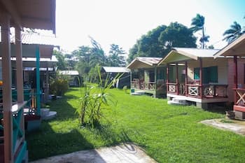 Beach Road Cottages at Jah Bs