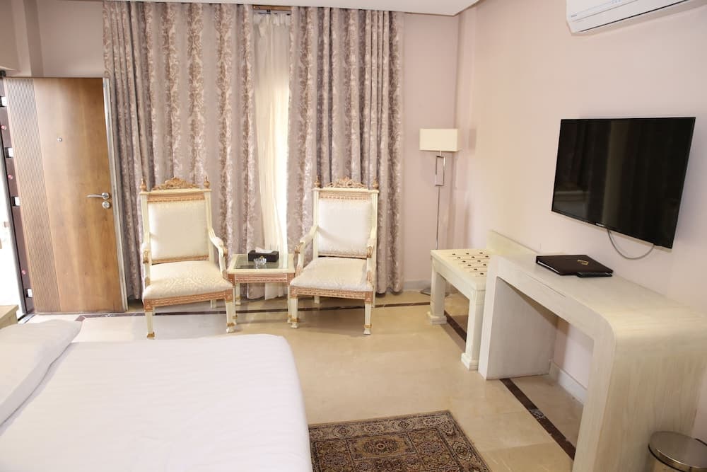 Chinar Family Resort