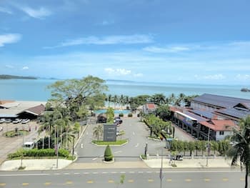 Queenco Hotel & Casino