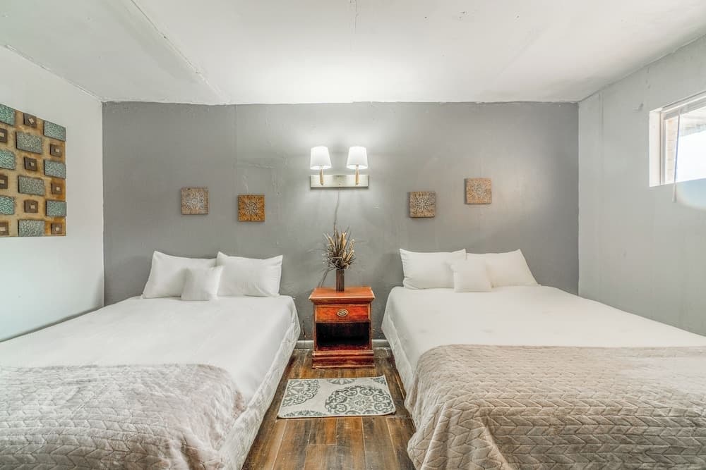 OYO Holiday Capri Motel & Rv Park