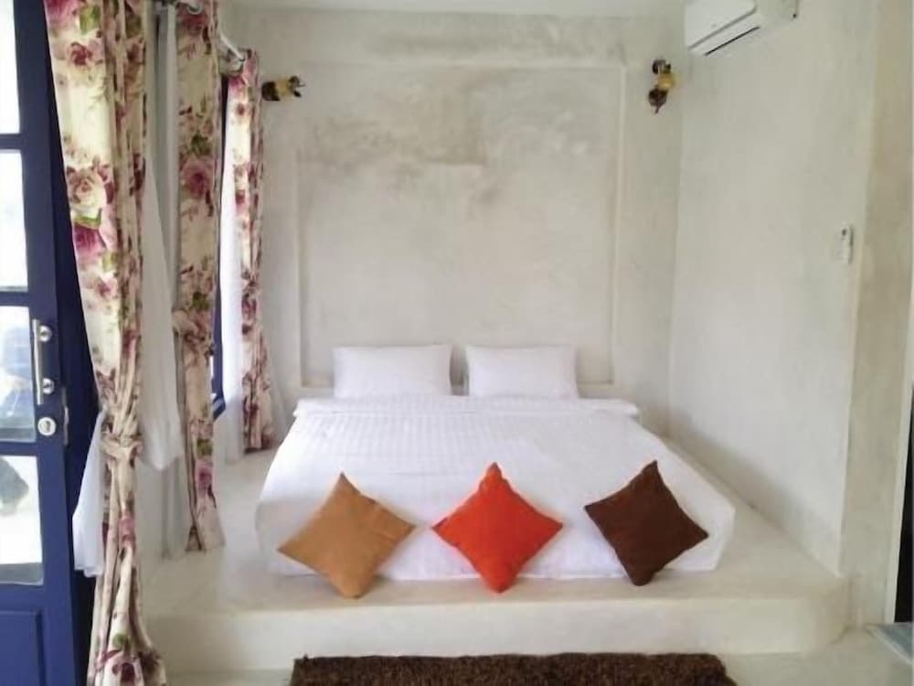 Laemsing Whitehouse Resort