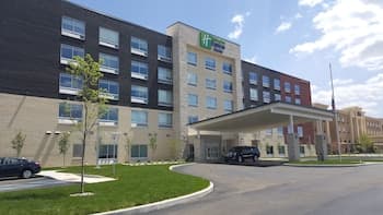Holiday Inn Express & Suites Toledo West, an IHG Hotel