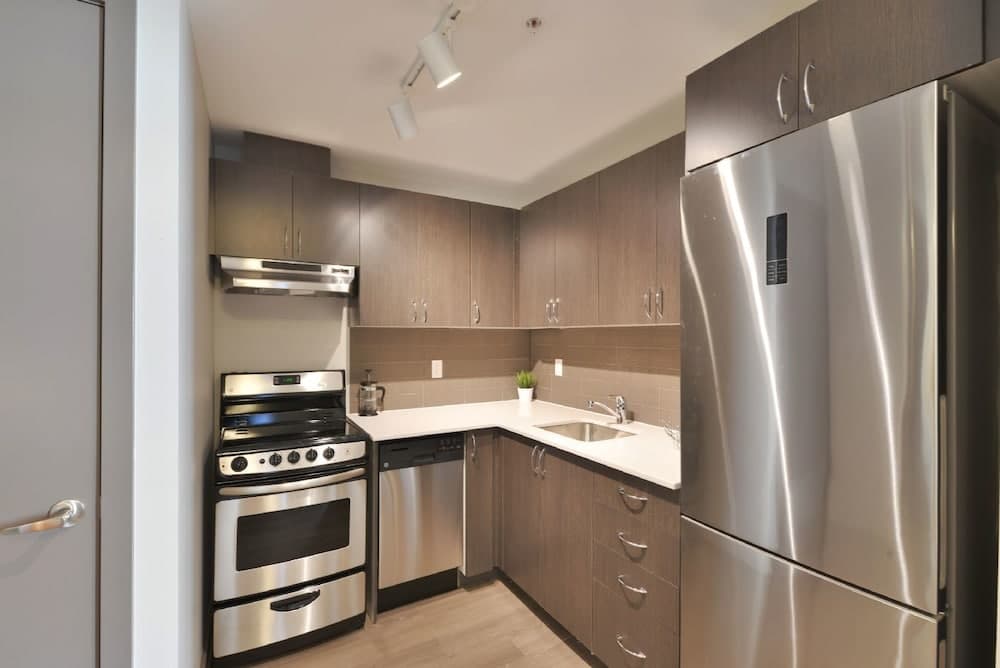Lisgar Street Apartments by CorporateStays