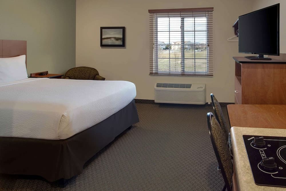 WoodSpring Suites Frederick I-70