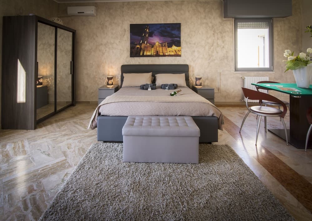 Penthouse Station Luxury Suites & Apts