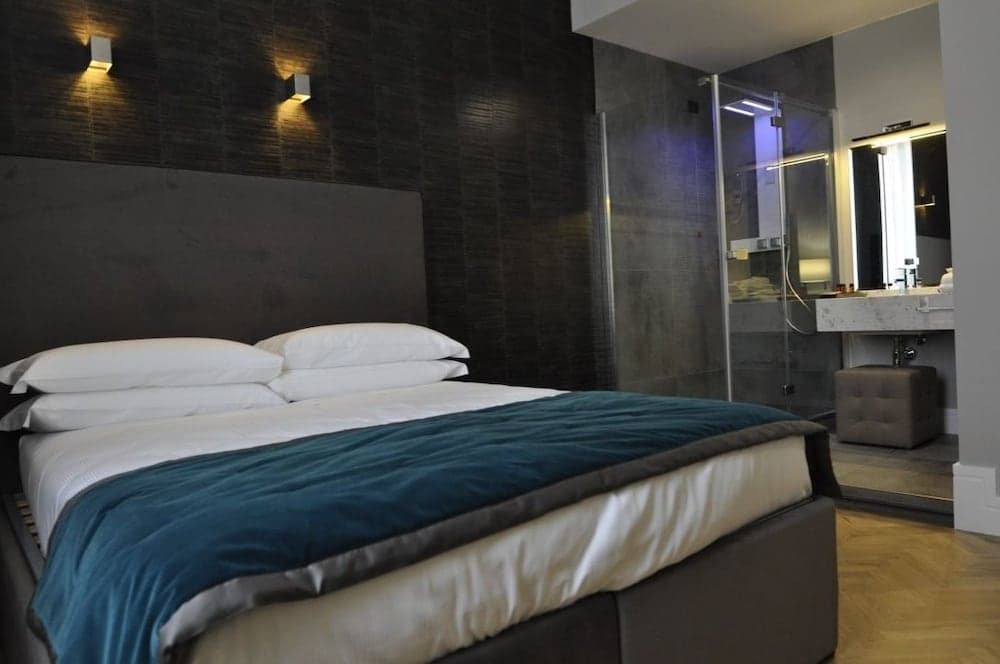 Place 24 Suites & Wellness