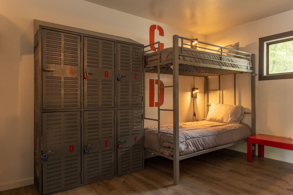 The Junction Hotel and Hostel