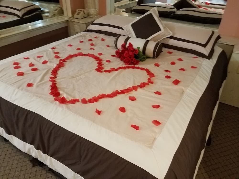 Gallery Holiday Motel