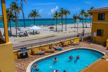 Hollywood Sands Resort by VRI Americas