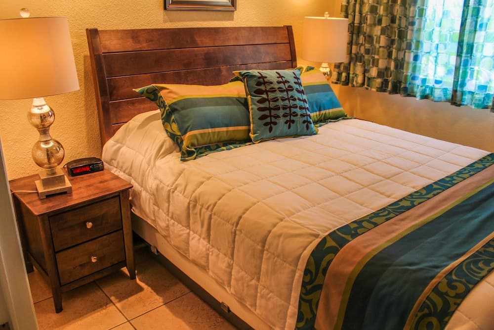 Hollywood Sands Resort