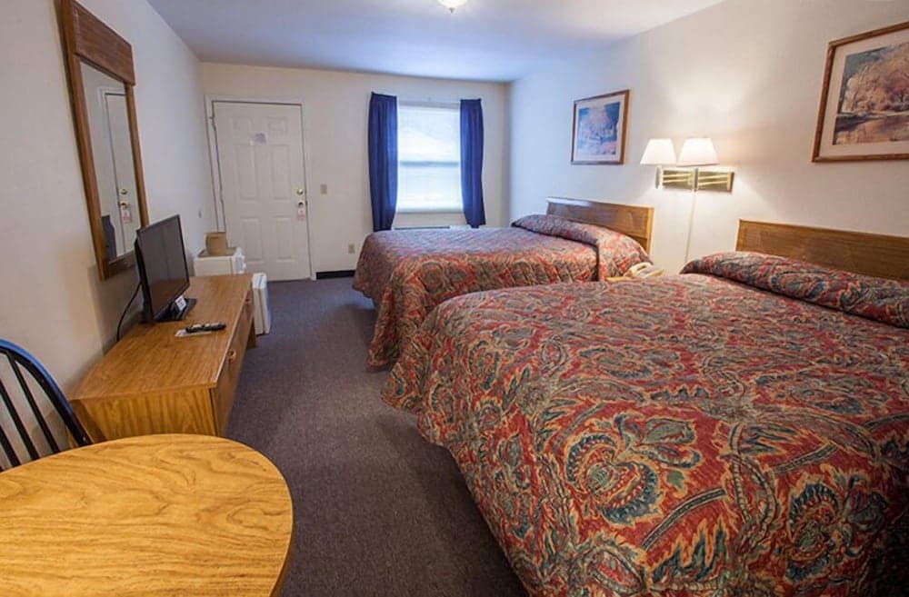 Maggie Valley Creekside Lodge