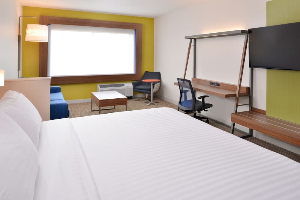 Holiday Inn Express & Suites Madison by IHG